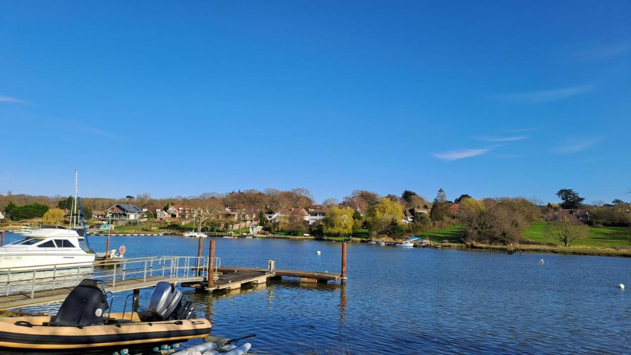 Sandown On The Creek Вуттон-Бридж Экстерьер фото